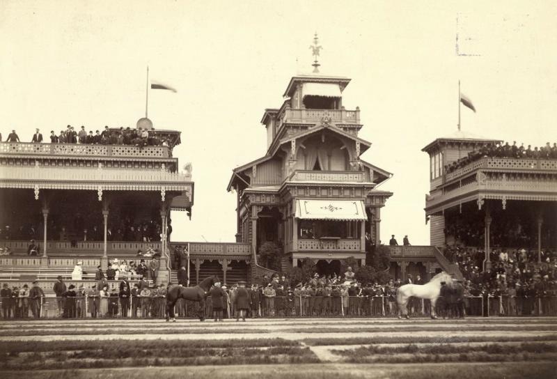На ипподроме, 1880-е, г. Москва
