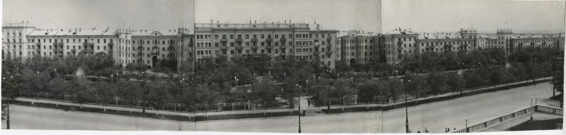 Панорама городской улицы, 1950-е