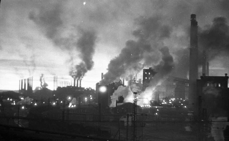 Общий вид Магнитогорского металлургического комбината, 1964 год, г. Магнитогорск. Видео «Магнитка» с этой фотографией.