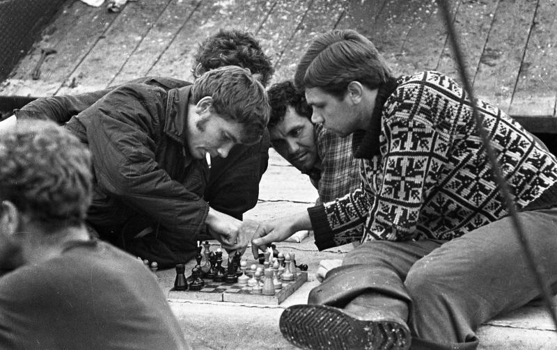 Моряки играют в шахматы, 1972 год, Сахалинская обл.. Выставка «Моряки» с этой фотографией.&nbsp;