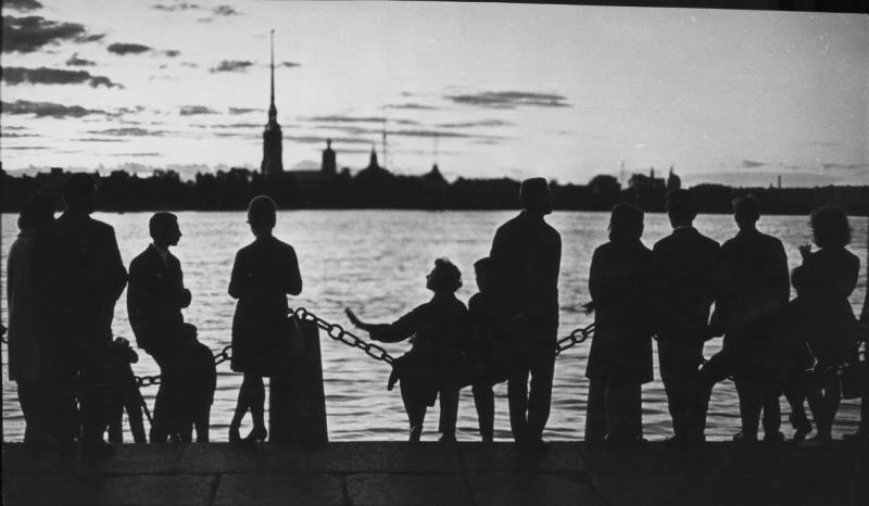Набережная Невы, 1966 год, г. Ленинград. Выставка «Одной приятной летней ночью...» с этой фотографией.&nbsp;