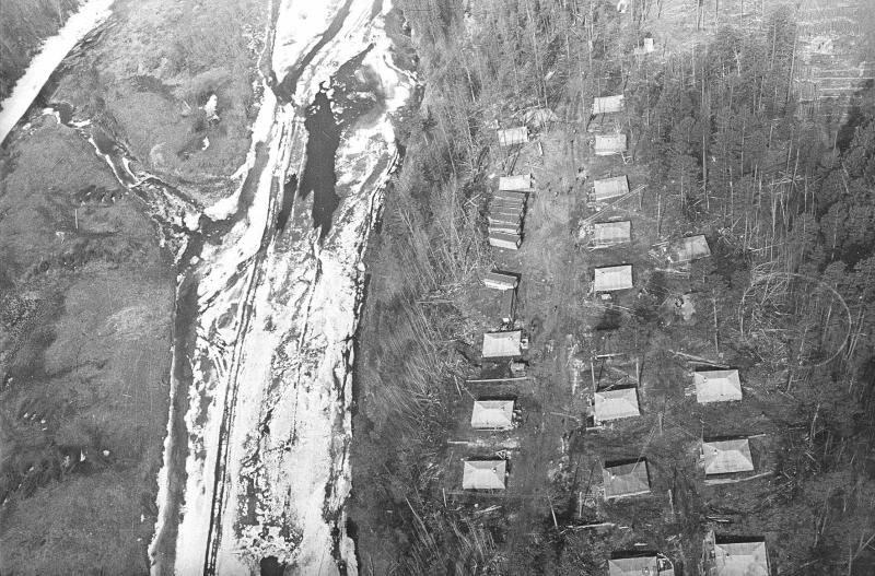 Вид на поселок из вертолета, 1974 год, Иркутская обл., Усть-Кутский р-н, пос. Звездный