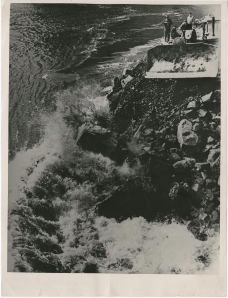 Братская ГЭС. Перекрытие Ангары, 1957 - 1959, г. Братск