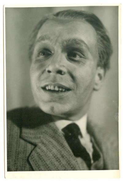 Спектакль «Вступление». Портрет актера в роли, 1933 - 1937. Предположительно, автор снимка Алексей Темерин.