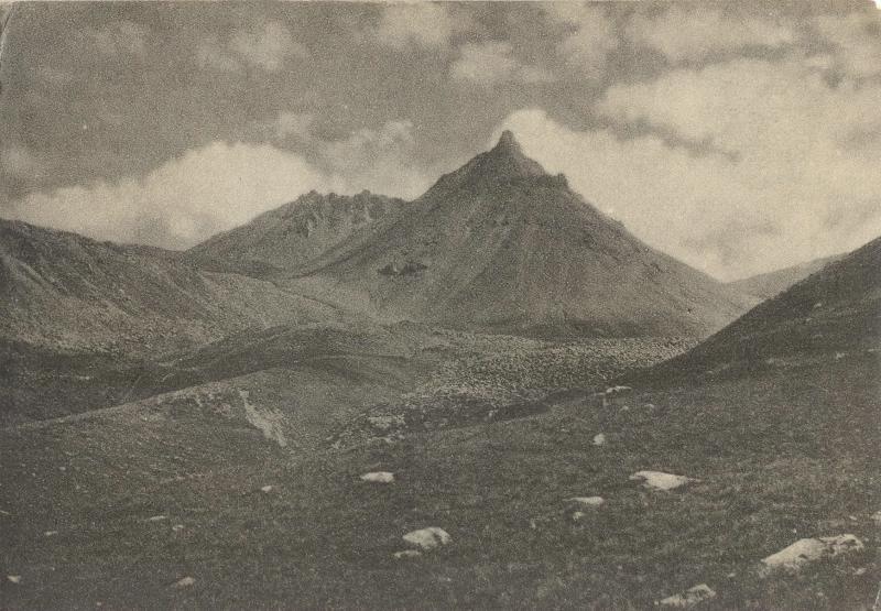 Южный склон Кавказского хребта. Потухший вулкан Сырх-хох. Верховья реки Большой Лиахвы, 1900 - 1910, Южная Осетия