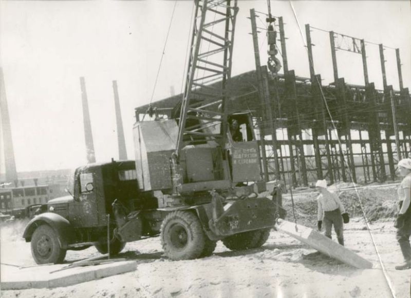 Фото \"Прокладка дорог на строительстве электросталеплавильного цеха ...