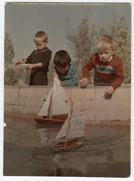 Будущие капитаны, 1960-е. Выставка «Дети» с этой фотографией.&nbsp;