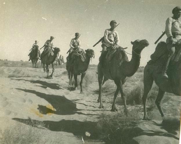 Красноармейцы на верблюдах, 1930-е