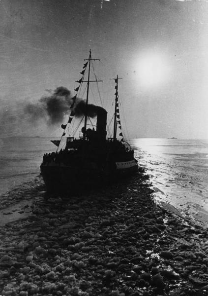 В море среди льдов, 1938 год