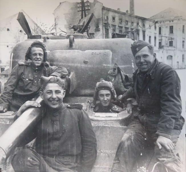 Фронтовые друзья, 1944 год