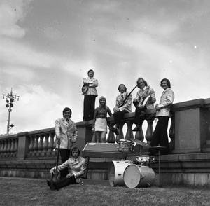 ВИА «Поющие электрины», 1970-е, г. Москва. Выставка «Минск. Москва» с этой фотографией.
