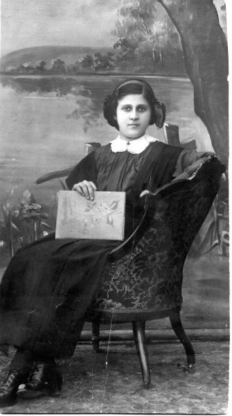 Портрет девушки, 1910-е