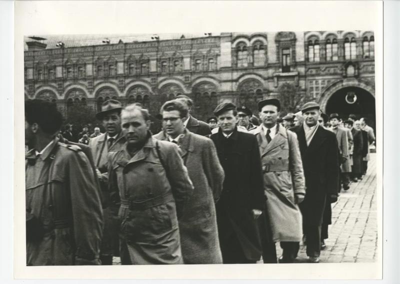 Очередь в Мавзолей, 9 марта 1953 - 31 декабря 1959, г. Москва, Красная пл.