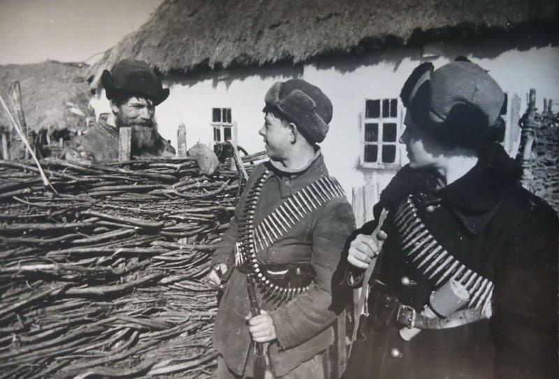 Партизаны, 1943 год. Выставка «Партизаны» с этой фотографией.