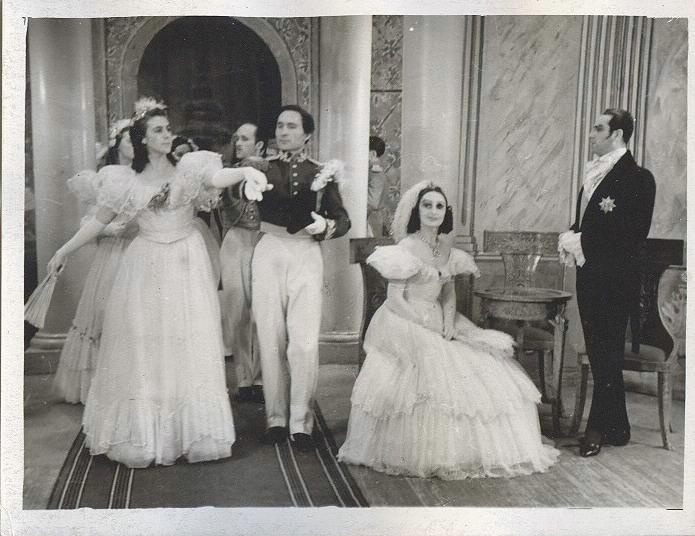 Сцена из оперы «Евгений Онегин» в Большом театре, 1948 - 1952, г. Москва. Акт II, картина 4-я «Бал в доме Лариных».