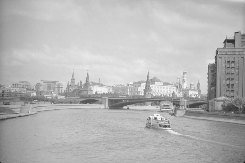 Вид Московского Кремля и Большого Каменного моста, 1957 - 1965, г. Москва. Выставка «Мосты Москвы» с этой фотографией.&nbsp;