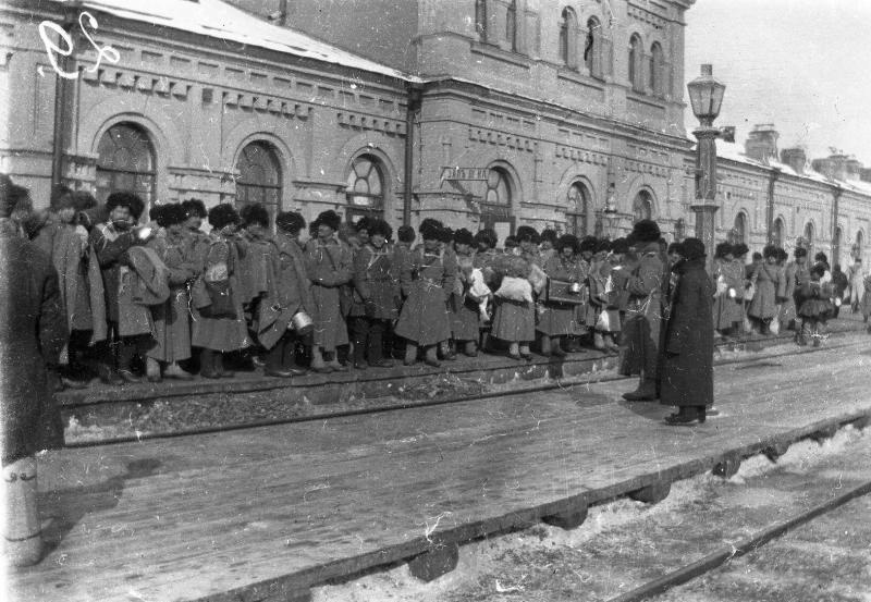 Русско-японская война. Новобранцы на железнодорожном вокзале, 27 января 1904 - 23 августа 1905, г. Владивосток (?)