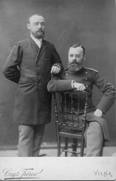 Портрет двух мужчин, 1880 - 1890, Виленская губ., г. Вильна. Альбуминовая печать.