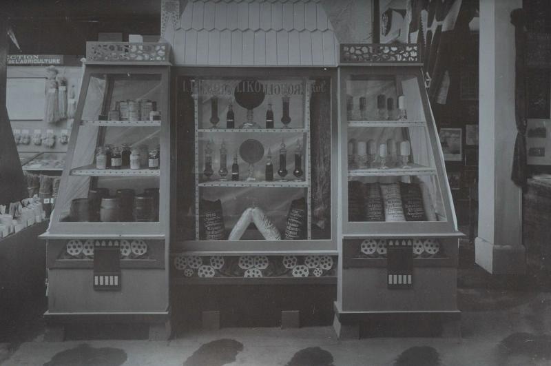Зал сельскохозяйственной продукции: витрина Кругликова, 28 апреля 1906 - 11 ноября 1906, Италия, г. Милан. Всемирная выставка 1906 года в Милане.