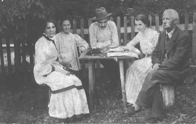 На даче, 1910 год
