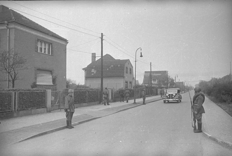 Улица пригорода Берлина Карлсхорст, 1945 год, Германия, г. Берлин, Карлсхорст