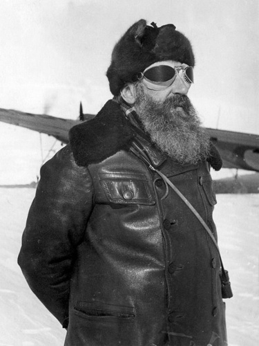Руководитель Первой Высокоширотной воздушной экспедиции на Северный Полюс Отто Шмидт, 1937 год, о. Рудольфа