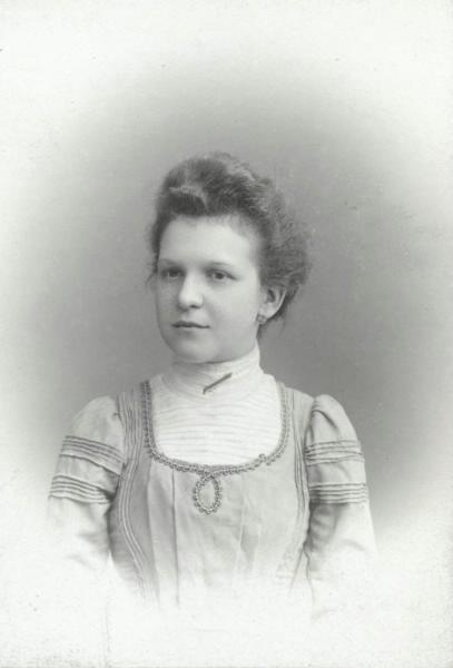 Портрет девушки, 1900-е, г. Санкт-Петербург