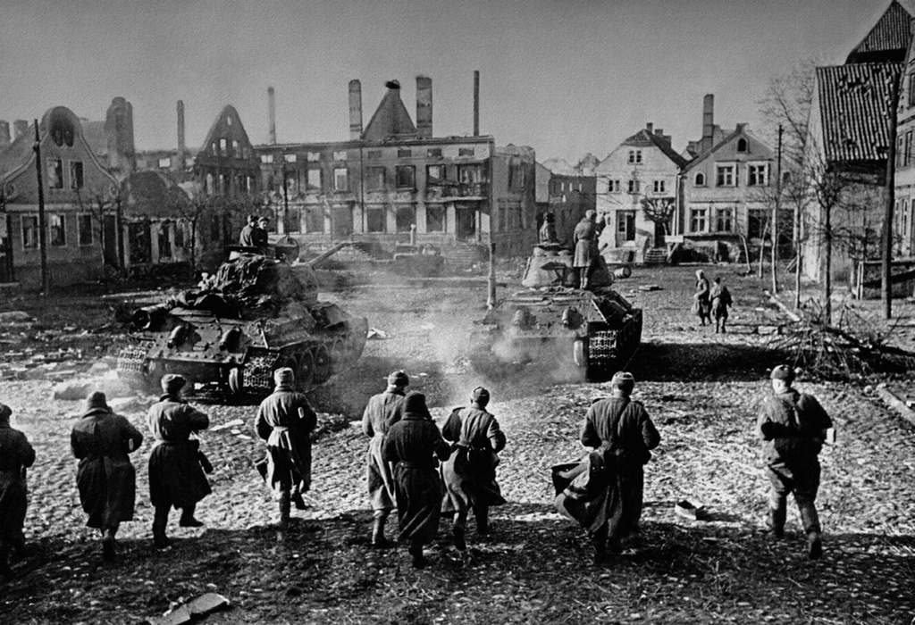 Взятие Фрауенбурга, 9 февраля 1945, Германия, г. Фрауенбург. Выставка «Великая Отечественная. Путь к Победе» с этой фотографией.&nbsp;
