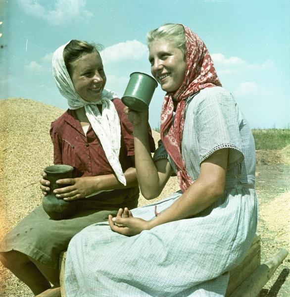 Полдень (девушка с кружкой), 1950-е