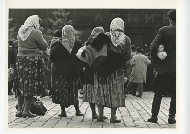 Женщины у Мавзолея, 1961 - 1969, г. Москва, Красная пл.