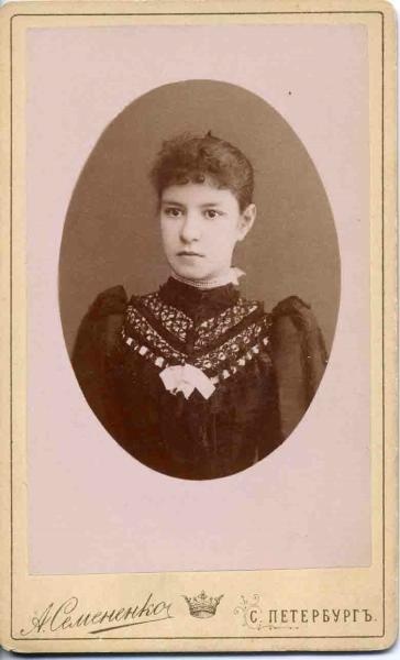 Портрет девушки, 1895 - 1900, г. Санкт-Петербург