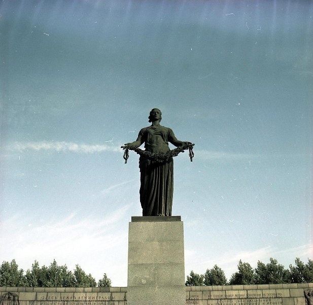 Памятник «Родина-Мать» на Пискаревском мемориальном кладбище, 1950 - 1969, г. Ленинград