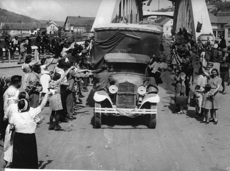 На дорогах Чехословакии, май 1945, Чехословакия