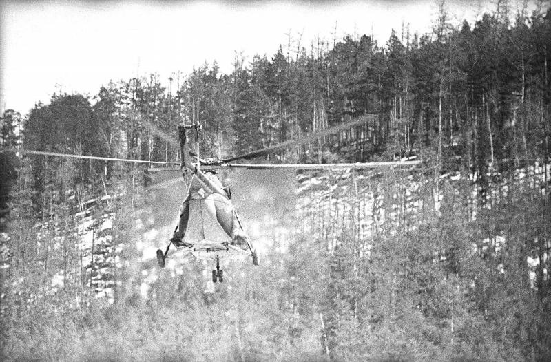 Вертолет над лесом, 1974 год, Иркутская обл.