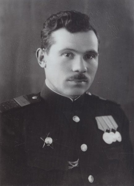 Кинооператор Александр Соколенко, 1943 - 1945, г. Севастополь