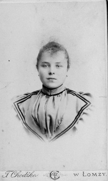 Женский портрет, 1902 - 1907, Царство Польское, Ломжинская губ. г. Ломжа. Альбуминовая печать.