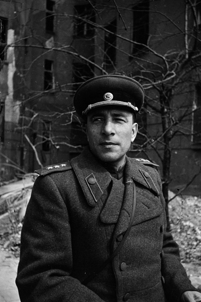 Командир 1-й гвардейской таковой армии генерал-полковник Михаил Катуков, апрель 1945, Германия, г. Берлин. Берлинская наступательная операция.
