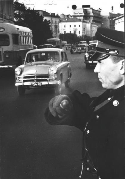 Регулировщик, 1957 год, г. Москва. Выставка «На посту» с этой фотографией.