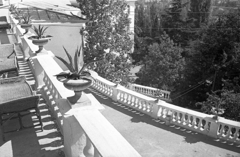 Санаторий. Пандус, 1932 - 1939, Крымская АССР, г. Ялта. Выставка «Отпуск одного фотографа» с этой фотографией.&nbsp;