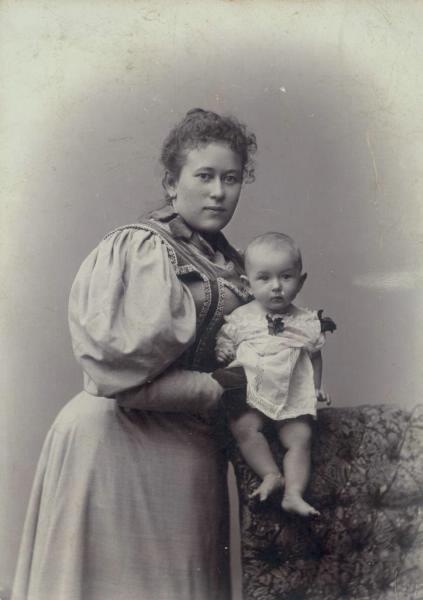 Портрет женщины с ребенком, 1914 год, г. Москва