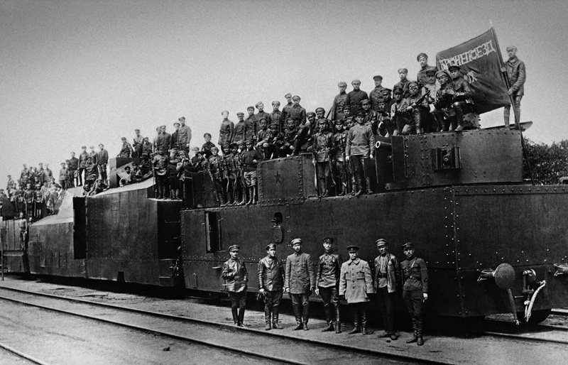 Личный состав бронепоезда № 12 «Имени Троцкого», 1919 год. Выставка «19 фотографий 1919» с этим снимком.&nbsp;