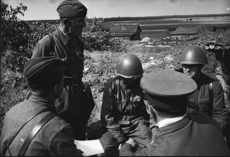 Пятеро советских военных, 1940 - 1942, СССР