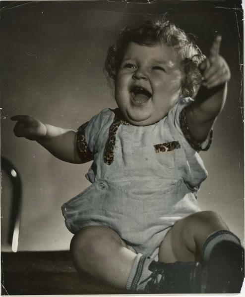 «Здравствуй, жизнь! Коля Жеренков. Ему пошел 2-й год...», 1953 год. Выставки&nbsp;«Будни 1953 года»&nbsp;и «Счастливые люди Всеволода Тарасевича» с этой фотографией. 
