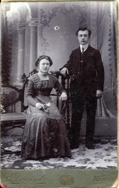 Портрет молодой супружеской пары, 1910-е, г. Москва. Коллодион.