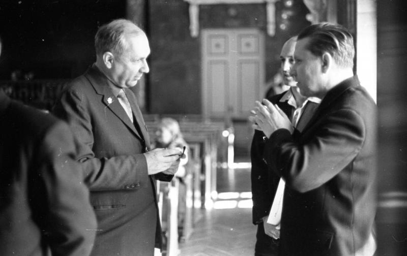 Слева директор Пулковской обсерватории профессор Владимир Алексеевич Крат, 1960-е