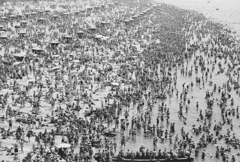 Пляж на Днепре, 1958 год. Выставка «Река Днепр» с этим снимком.&nbsp;