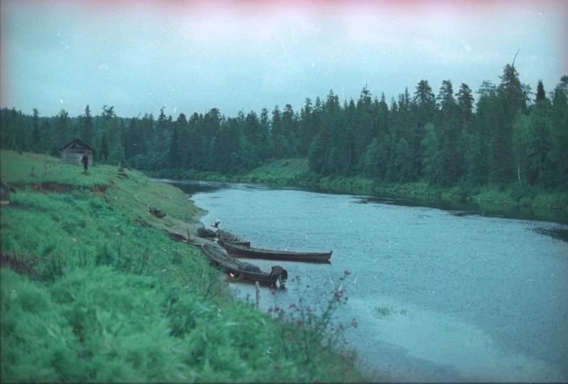 Река в тайге, 1965 год, Архангельская обл., Ненецкий НО. Из серии «Край земли. Ненцы».В 1977 году Ненецкий национальный округ был переименован в Ненецкий автономный округ.