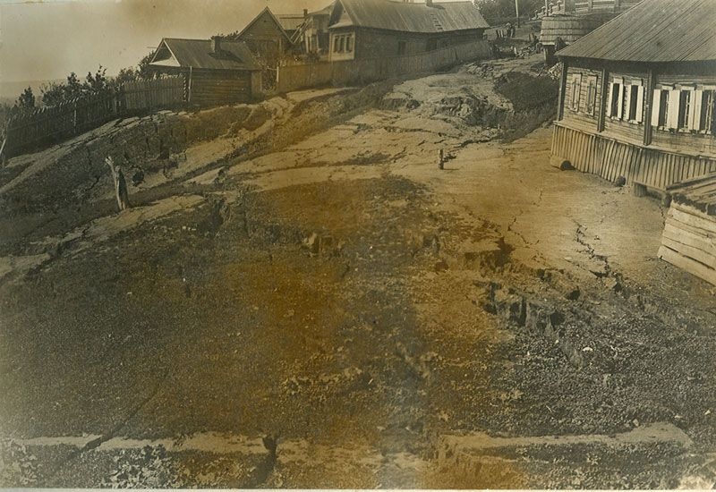 Последствия оползня. Подгорная часть Симбирска., май 1915, г. Симбирск. С 1924 года - Ульяновск.