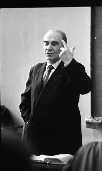 Литературовед, доктор филологических наук, профессор МГУ Сергей Бонди, 1963 год, г. Москва