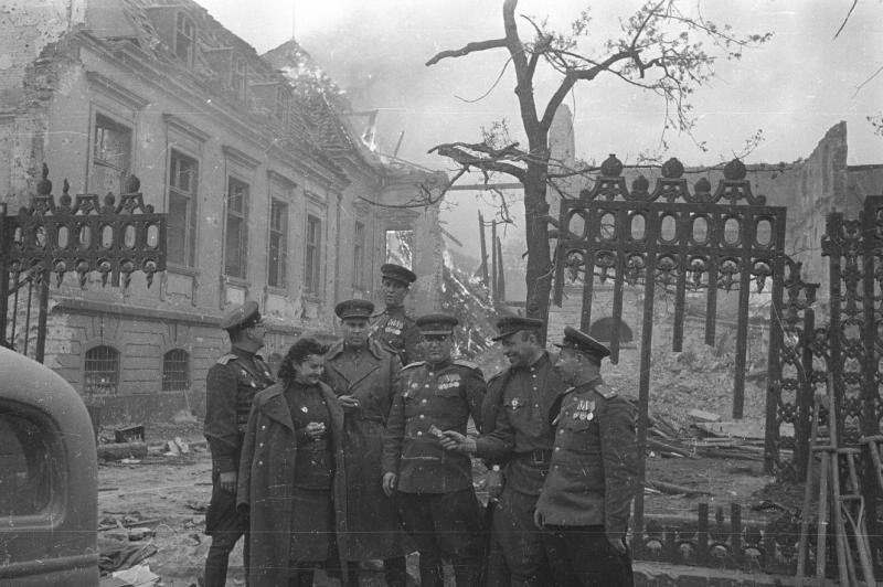 Фото рейхсканцелярии 1945